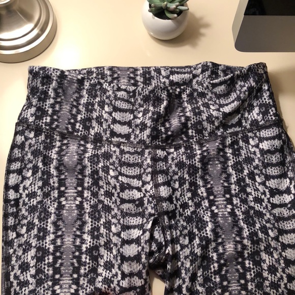 Under Armour Pants - Under Armour Spandex Capri Yoga Pants